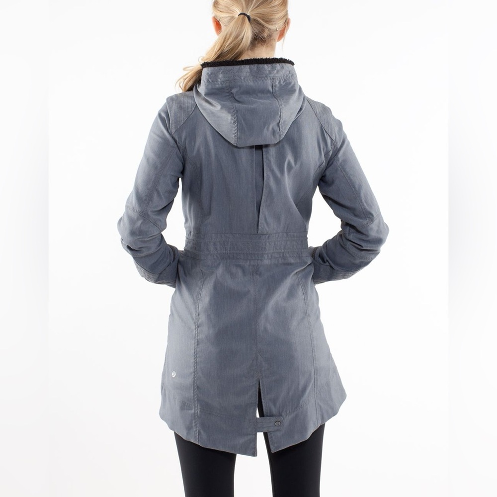 Lululemon Apres Run Anorak Grey - Picture 2 of 6